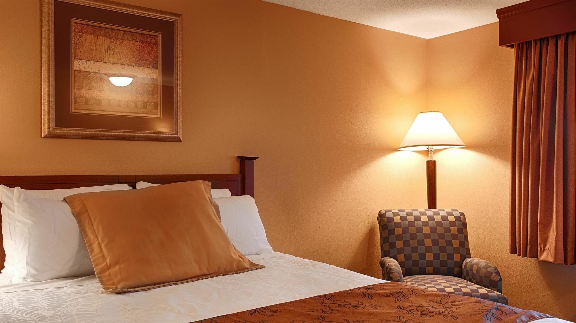 Surestay Plus Hotel By Best Western Блэк-Ривер-Фолс Экстерьер фото